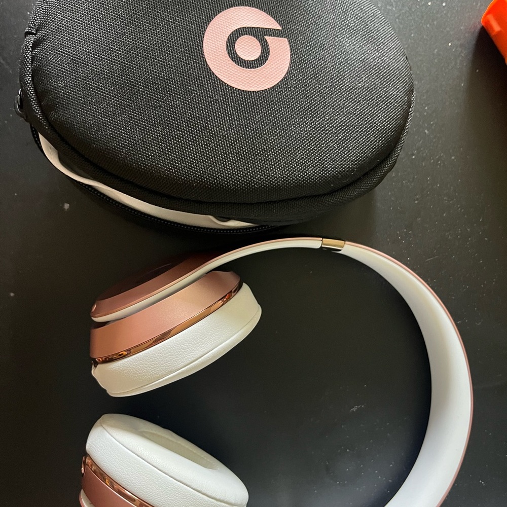 Rose Gold Beats Studio 3